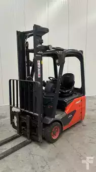 Elektryczne 3-kołowe 2019  Linde E15 (1)