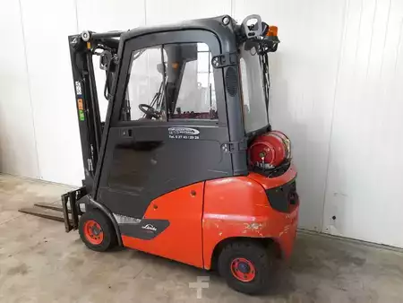 Nestekaasutrukki 2017  Linde H18T-01 (2)