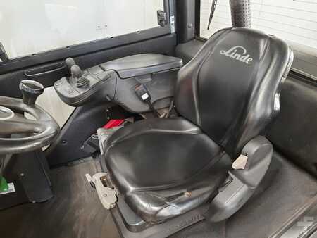 Treibgasstapler  Linde H25T-02 (3)