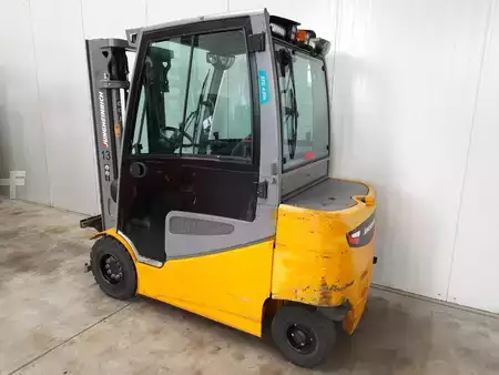 Eléctrico - 4 rodas 2017  Jungheinrich EFG430 (2)
