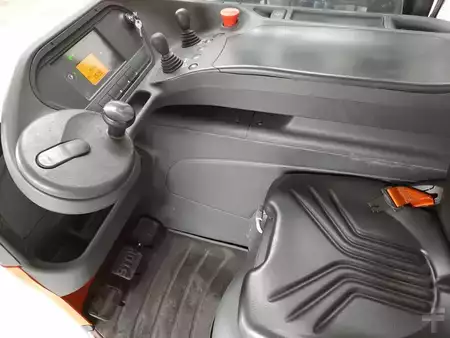 Reach Trucks 2018  Linde R10B (4)