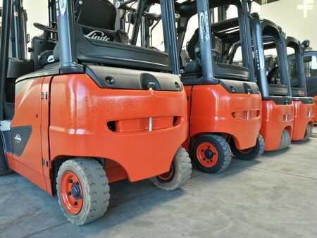 Elektro čtyřkolový VZV 2018  Linde E30L-01 (1)