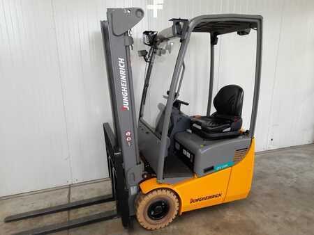 Sähkö - 3 pyör 2022  Jungheinrich EFG110k (1)
