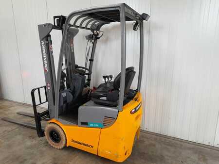 Sähkö - 3 pyör 2022  Jungheinrich EFG110k (2)