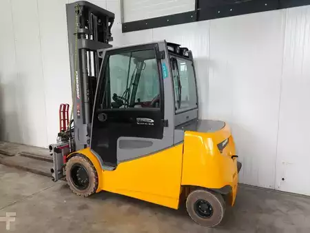 Elektro 4 Rad 2018  Jungheinrich EFG550 (2)