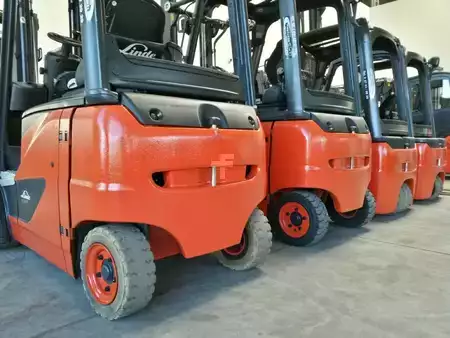 Elektro 4 Rad  Linde E25-01 (1)
