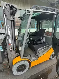 Wózki gazowe 2017  Jungheinrich TFG425s (4)