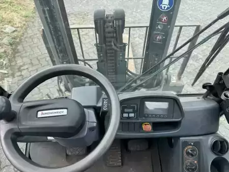 Wózki gazowe 2017  Jungheinrich TFG425s (7)