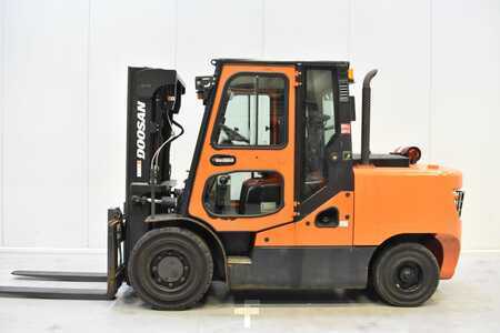 Chariot élévateur diesel 2016  Doosan D 55 C-7 (15)