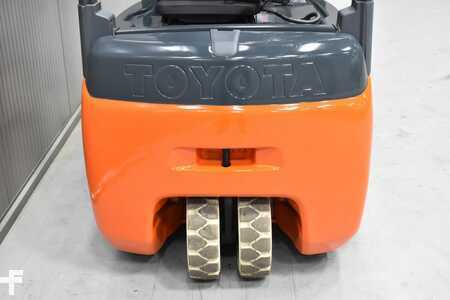 3-wiel elektrische heftrucks 2014  Toyota 8FBET16 (9)