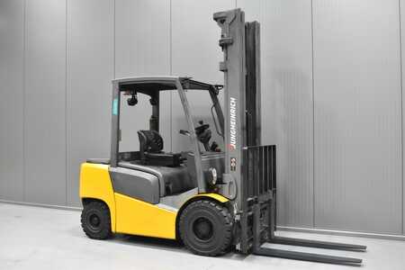 Diesel Forklifts 2019  Jungheinrich DFG 425 (1)