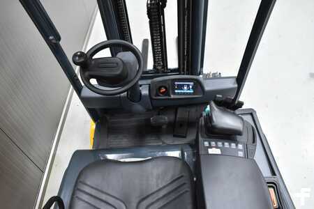 Elektromos 3 kerekű 2019  CAT Lift Trucks 2ET3500 (7)