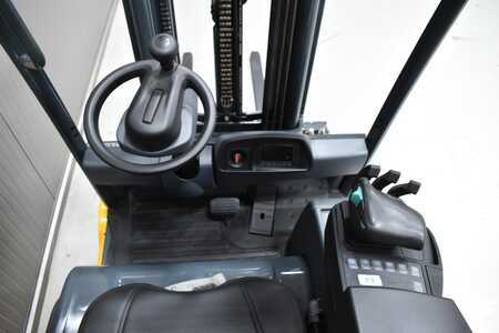 Elektryczne 3-kołowe 2019  CAT Lift Trucks 2ET3500 (7)