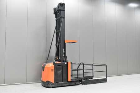 Stackers Stand-on 2020  Toyota OME 120HW (4) 