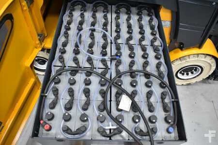 4-wiel elektrische heftrucks 2015  CAT Lift Trucks 2EPC5000 (11)