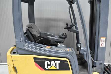 3-wiel elektrische heftrucks 2012  CAT Lift Trucks 2ET4000 (5)