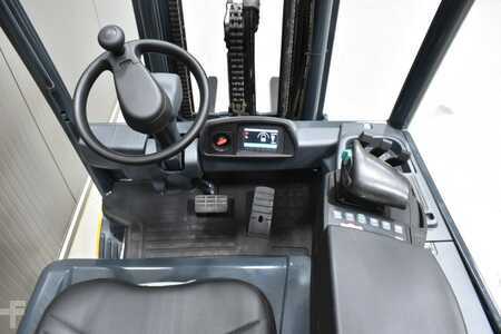 Elektro čtyřkolový VZV 2016  CAT Lift Trucks 2EPC5000 (7)