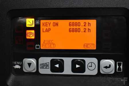 Elektro 4 Rad 2014  Toyota 8FBMT15 (10)