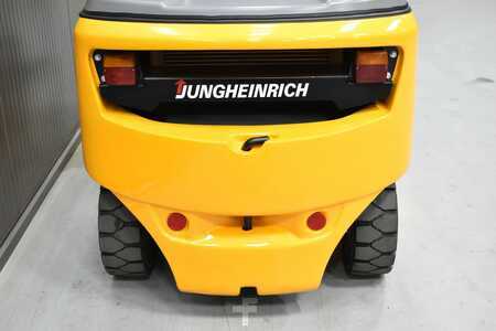 Diesel heftrucks 2016  Jungheinrich DFG 320 (9) 