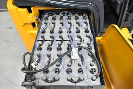 3-wiel elektrische heftrucks 2014  Jungheinrich EFG 213 (11)