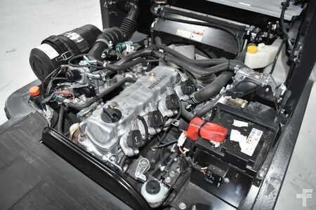 LPG heftrucks 2012  Nissan UG1D2A32LQ (11)