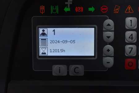 Skjutstativtruck 2013  BT RRE 160 (9)