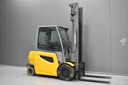 Elektro čtyřkolový VZV 2016  Jungheinrich EFG 540 k (1)