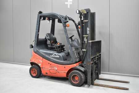 LPG VZV 2012  Linde H 18 T (1)