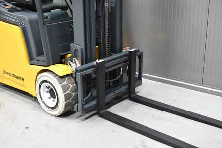 Elektro 4 Rad 2014  Jungheinrich EFG 318 (6)