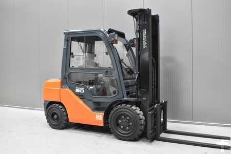 Dieselový VZV 2016  Toyota 06-8FD30F (1)