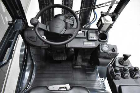 Dieselový VZV 2016  Toyota 06-8FD30F (7)