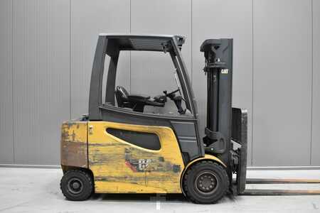 Elektromos 4 kerekű 2018  CAT Lift Trucks 2EP6000 (3)