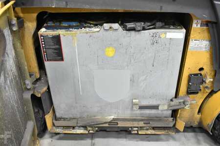 Eléctrico - 4 rodas 2018  CAT Lift Trucks 2EP6500 (11)