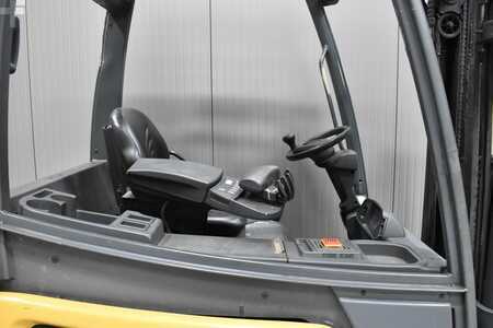 Eléctrico - 4 rodas 2018  CAT Lift Trucks 2EP6500 (5)