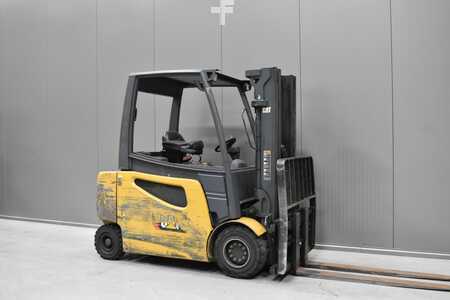 Elektromos 4 kerekű 2018  CAT Lift Trucks 2EP6000 (1)