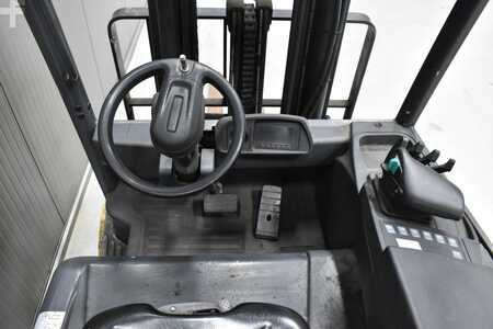 Elektromos 4 kerekű 2018  CAT Lift Trucks 2EP6000 (7)