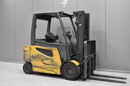 Sähkö - 4 pyör 2018  CAT Lift Trucks 2EP6000 (1)