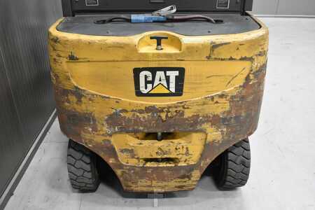 Sähkö - 4 pyör 2018  CAT Lift Trucks 2EP6000 (9)