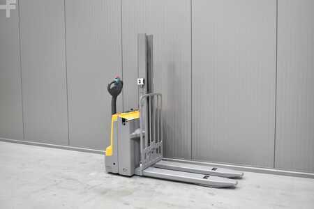 Hochhubwagen 2019  Jungheinrich EMD 118 (1)