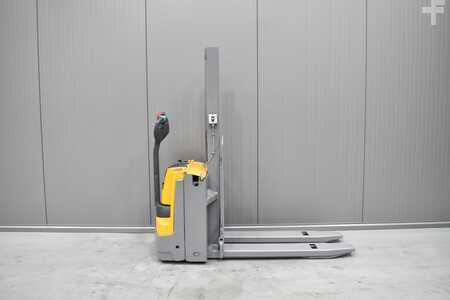 Hochhubwagen 2019  Jungheinrich EMD 118 (3)