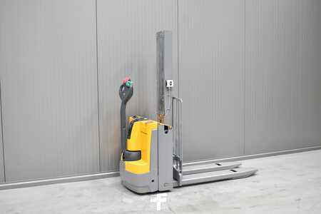 Hochhubwagen 2019  Jungheinrich EMD 118 (4)