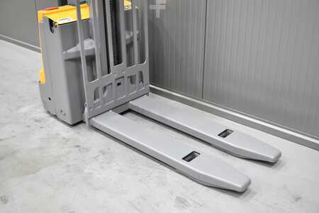 Hochhubwagen 2019  Jungheinrich EMD 118 (5)