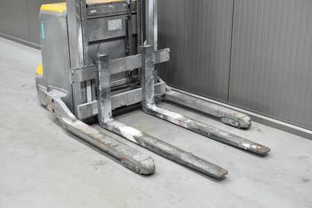 Pallet Stackers 2018  Jungheinrich EJC B16 (5)
