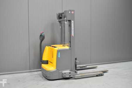 Pallet Stackers 2018  Jungheinrich EJC B16 (4)