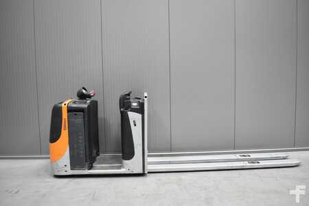 Stackers Stand-on 2017  Still CX 20 (3)