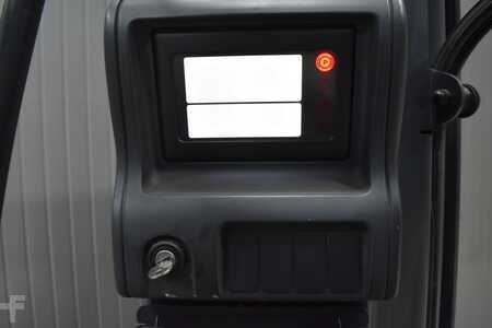 Carretilla retráctil 2015  Linde R 14 X - 03 (9)