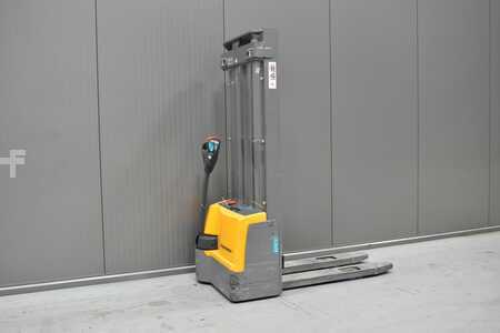Pallet Stackers 2018  Jungheinrich EJC M10 (4)