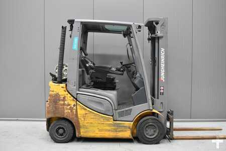 Wózki gazowe 2019  Jungheinrich TFG 320s (3)