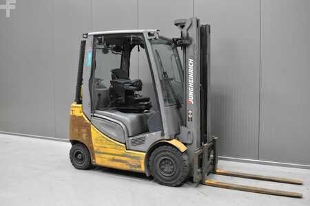 Wózki gazowe 2019  Jungheinrich TFG 320s (1)