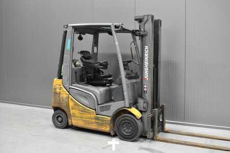 Wózki gazowe 2019  Jungheinrich TFG 320s (1)